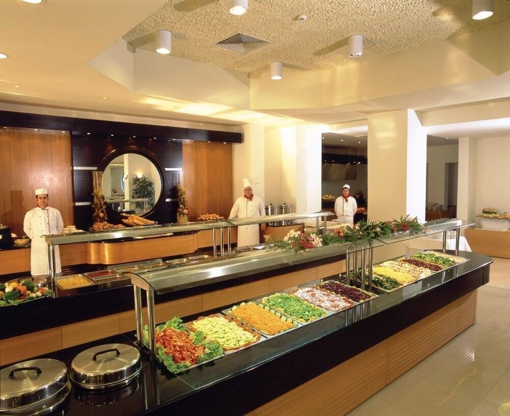 Resort Calypso Beach 4*